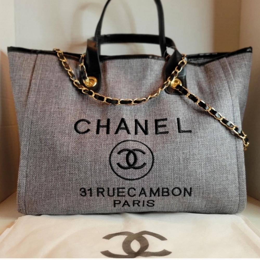 🔥 CHANEL Deauville Two-Way Tote Bag, GWP, New! 🔥
